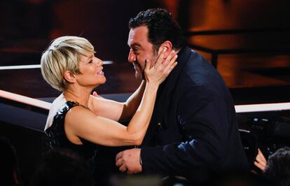 Los actores Marina Foïs y Denis Ménochet, protagonistas de 'As bestas', en la gala de los Premios Goya.