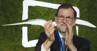 El presidente del Gobierno, Mariano Rajoy, en un acto de Nuevas Generaciones en Sevilla.