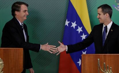 O presidente Jair Bolsonaro em encontro com Juan Guaidó nesta quinta, em Brasília. 