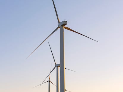 Viento y sol que sacian la sed energética