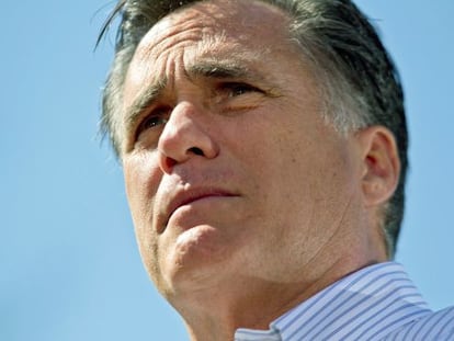El candidato Mitt Romney durante un discurso en Missouri, que celebra sus primarias este fin de semana.