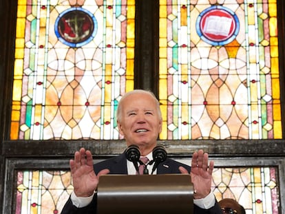 El presidente de EE UU, Joe Biden, durante un discurso de campaña en la Iglesia Mother Emanuel AME, sitio donde ocurrió un tiroteo en 2015, en Charleston, Carolina del Sur.