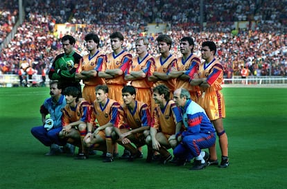 Este es el equipo que formó la final de la Copa de Europa del 92. Los jugadores son: arriba, de izquierda a derecha, Zubizarreta, Nando, Salinas, Koeman, Laudrup, Stoichkov y Eusebio: Debajo, Bakero, Ferrer, Guardiola y Juan Carlos.