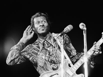 Chuck Berry actuando en el Madison Square Garden de New York en mayo de 1972.