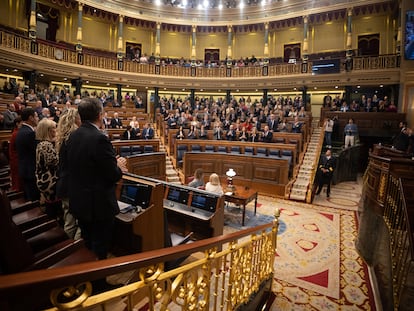 El barómetro de marzo muestra el avance del PP a costa de Vox El PP se consolida como primera fuerza política con un repunte en las encuestas