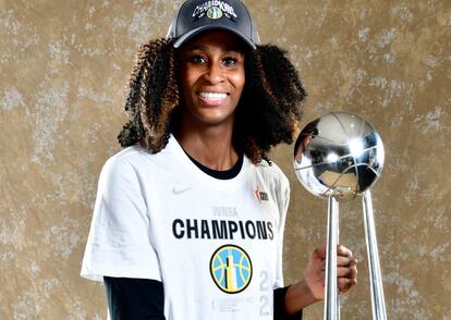 Astou Ndour, con el título de la WNBA
CHICAGO SKY
  (Foto de ARCHIVO)
04/08/2021