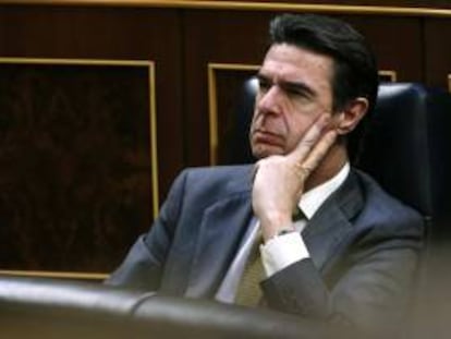El ministro de Industria, Energía y Turismo, José Manuel Soria en la segunda jornada del debate sobre el estado de la nación, hoy en el Congreso de los Diputados.