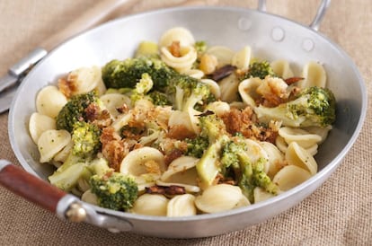 Un plato de 'orecchiette' con brócoli.