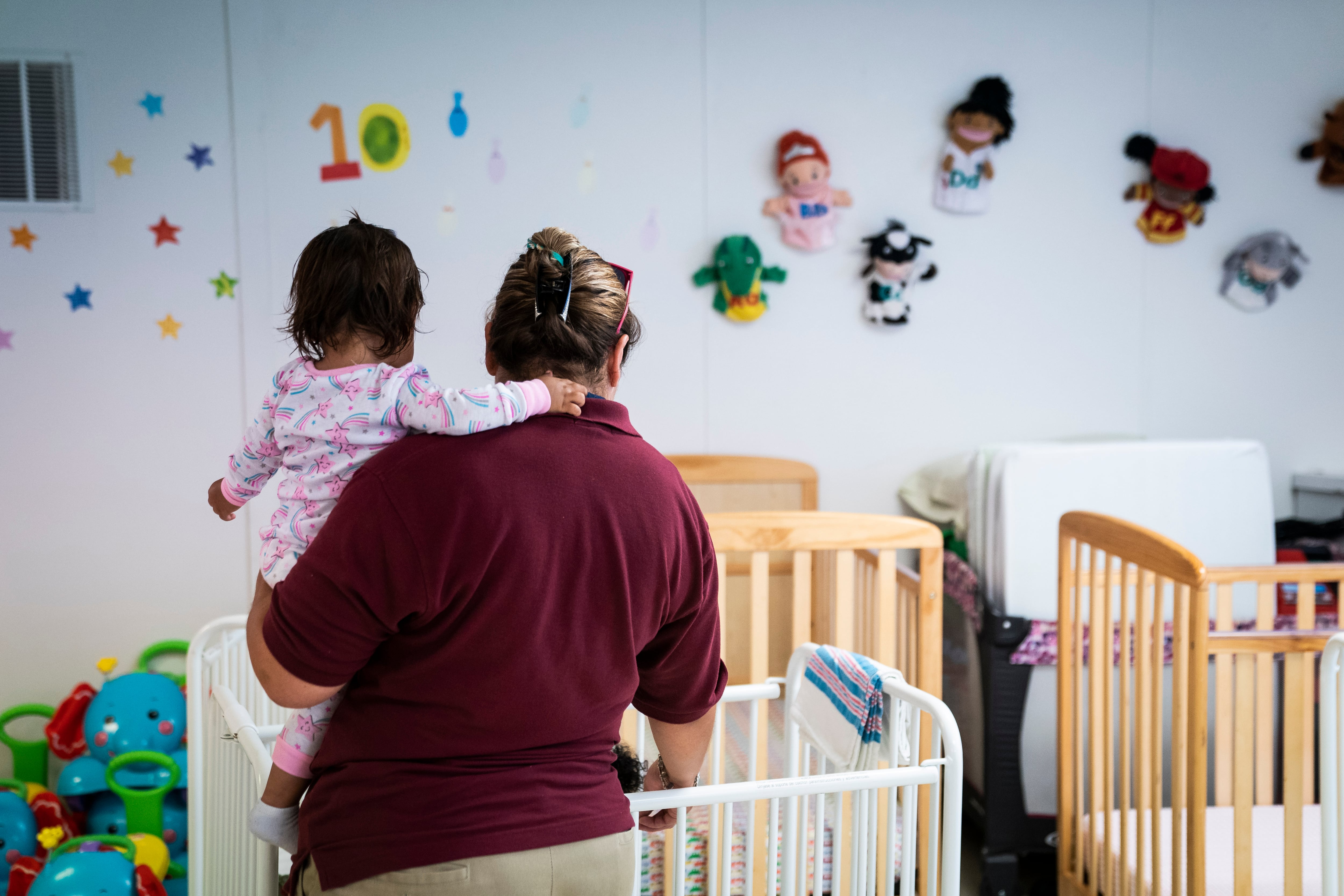 Miles de niños migrantes están en riesgo de quedarse sin abogados: “Quieren meterlos en la maquinaria de deportación”