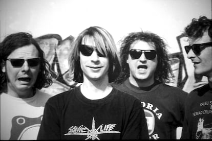 Mudhoney, en Italia en 1992. Desde la izquierda, Dan Peters, Mark Arm, Matt Lukin y Steve Turner.