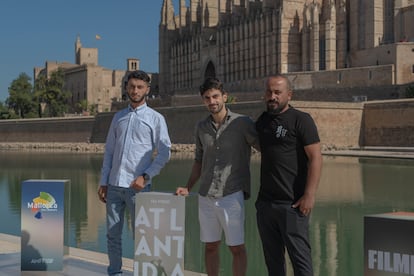 De izquierda a derecha: los cineastas Basel Adra, Yuval Abraham y Hamdan Ballal, tres de los cuatro directores de 'No other land', en Mallorca.