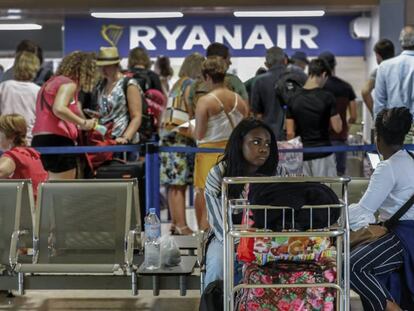Colas en el aeropuerto de Valencia en la huelga de Ryanair en julio de 2018. 