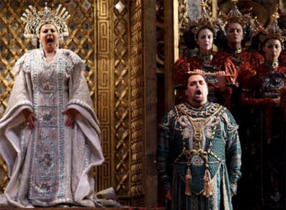 La soprano María Guleghina y el tenor Marco Berti, durante el ensayo general de la obra.