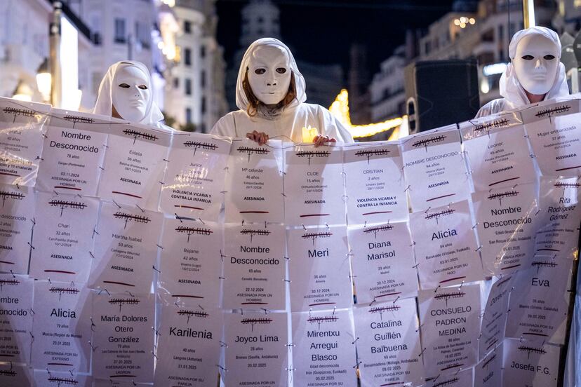 Miles de mujeres marchan contra el negacionismo y el riesgo de ...