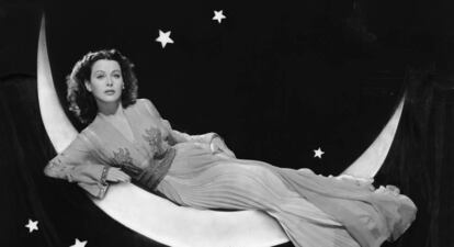 Hedy Lamarr en 1943 en el rodaje del film Mundo celestial (The havenly body).