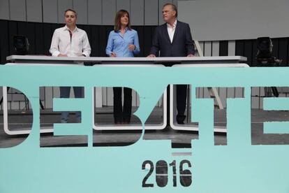 Los moderadores del debate. Desde la izquierda, Vicente Vallés, Ana Blanco y Pedro Piqueras.