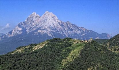 Vista del Pedraforca, al fondo. 