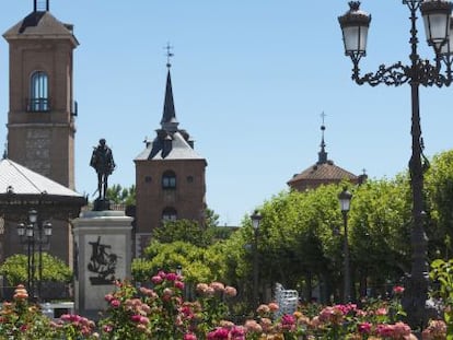 Torre de Santa María la Mayor de Alcalá de Henares, donde fue bautizado Cervantes y que fue destruida.