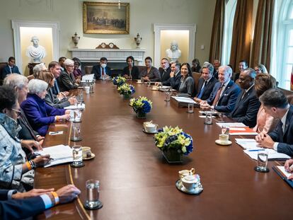 Reunión de gabinete de Joe Biden, en una imagen tuiteada por la Casa Blanca.