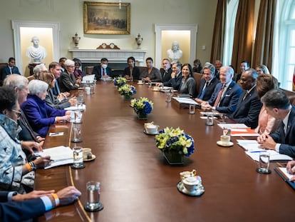 Reunión de gabinete de Joe Biden, en una imagen tuiteada por la Casa Blanca.