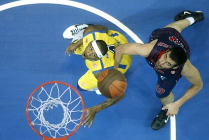 San Emeterio y Brown, durante el partido