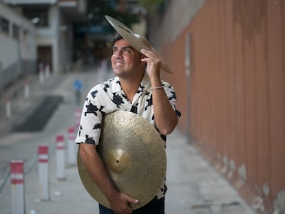 El percusionista cubano Michael Olivera.