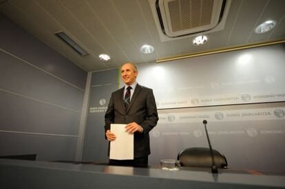 El portavoz del Gobierno, Josu Erkoreka un minuto antes de comparecer tras su segundo Consejo