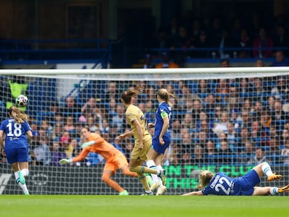 Graham Hansen marca el gol del Barça en Stamford Bridge ante el Chelsea.