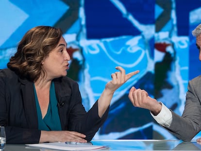 Ada Colau y Jaume Collboni durante el debate organizado por SER Catalunya en la campaña electoral de las municipales de mayo. ALBERT GARCIA