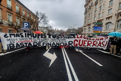 Manifestación contra la guerra frente al Congreso de los Diputados