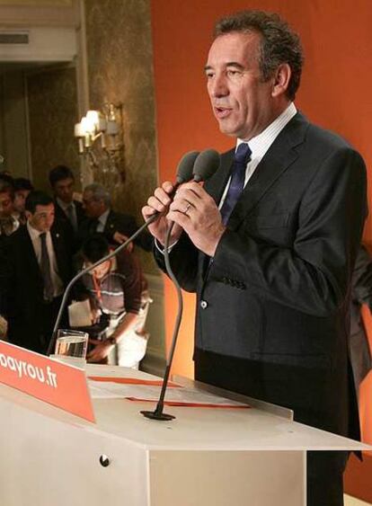 Bayrou no apoyar ni a Sarkozy ni a Royal en las elecciones del 6 de mayo