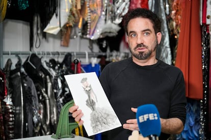 Gustavo Adolfo Tarí, el creador del doble vestuario que luce Melody en Eurovisión.