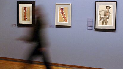 Serie de autorretratos de Egon Schiele en la exposición del Museo Albertina, de Viena.