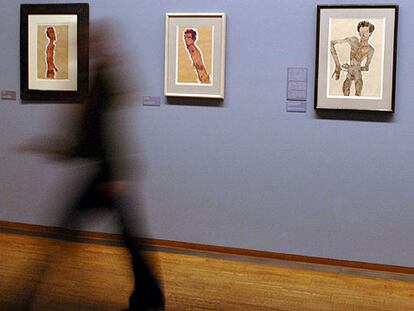 Serie de autorretratos de Egon Schiele en la exposición del Museo Albertina, de Viena.