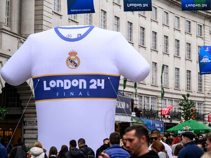 31 May 2024, Great Britain, London: A large jersey with the Real Madrid logo stands at the Champions Festival in Regent Street. The Champions League final between Dortmund and Real Madrid will take place at Wembley Stadium on Saturday, June 1. Photo: Tom Weller/dpa (Photo by Tom Weller/picture alliance via Getty Images)