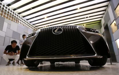 Toyota exhibe en el nuevo espacio de lujo de Tokio el prototipo Lexus LF-CC