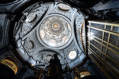 Cúpula de la Cappella della Sacra Sindone, donde se custodia la famosa Sábana Santa de Turín, tras su restauración en 2021. 