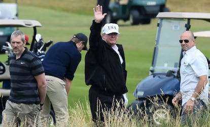 Donald Trump, en un complejo de golf en Escocia, este sábado. 