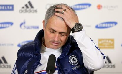 Mourinho, en la conferencia de prensa de este viernes en Cobham.