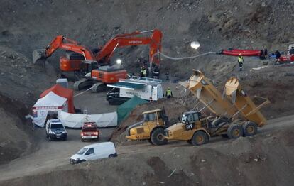 Momentos previos al acceso al pozo de la brigada de rescate.