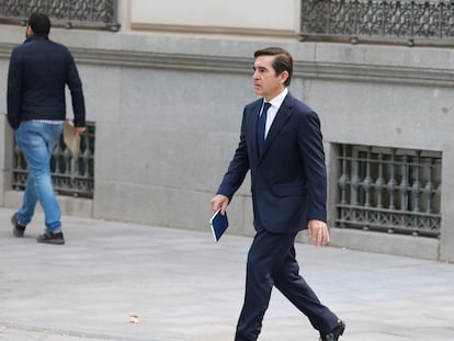 El presidente del BBVA, Carlos Torres Vila, se dirige a la Audiencia Nacional para declarar como testigo en el caso Villarejo.