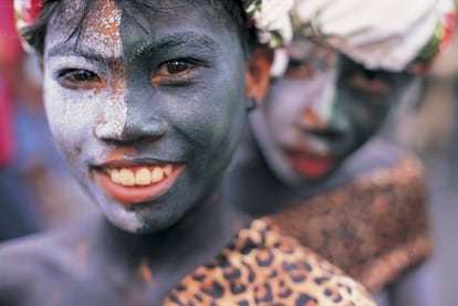 Participantes en el Festival Dinagyang, un evento religioso y cultural en Iloílo (Filipinas).