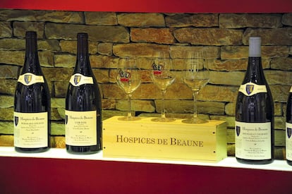 Botellas de vino de Hospices de Beaune subastadas en la venta pública de 2018.