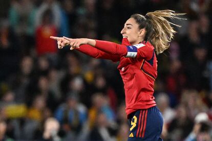 La jugadora española Olga Carmona celebra su tanto durante la primera parte de la final del Mundial.