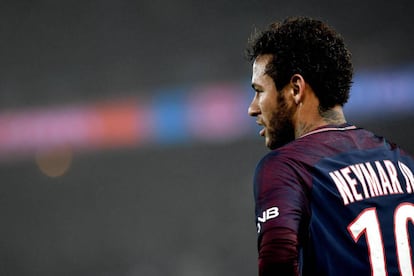Neymar, en acción con la camiseta del PSG.