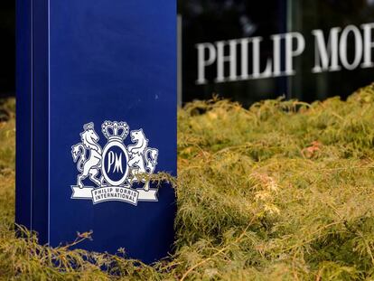 Logotipo de Philip Morris en la sede de PMI en Suiza.