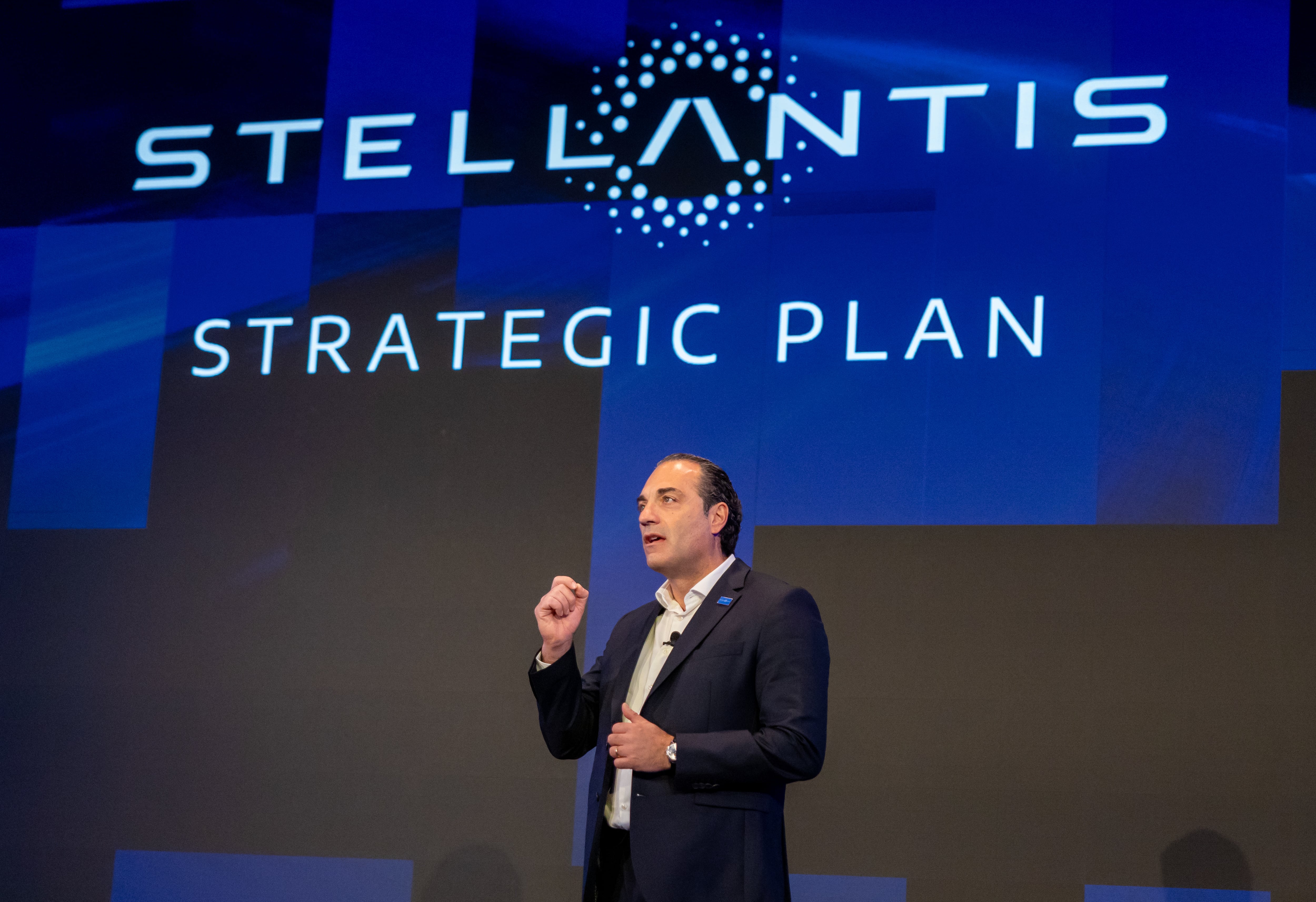 Antonio FIlosa, consejero delegado de Stellantis, durante la reunión con inversores en Auburn Hills (Michigan).