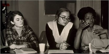 Clinton, en el centro, durante su etapa universitaria.