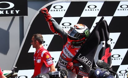 Jorge Lorenzo celebra la victoria en el GP de Italia.