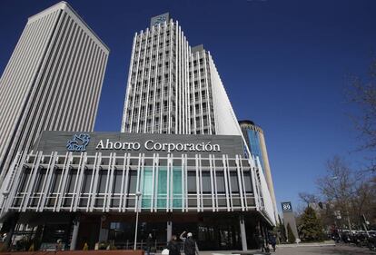 Sede de Ahorro Corporaci&oacute;n en el Paseo de la Castellana de Madrid